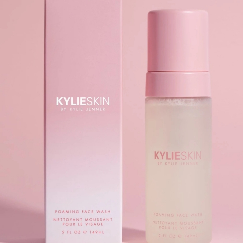 KylieSkin Foaming Face Wash